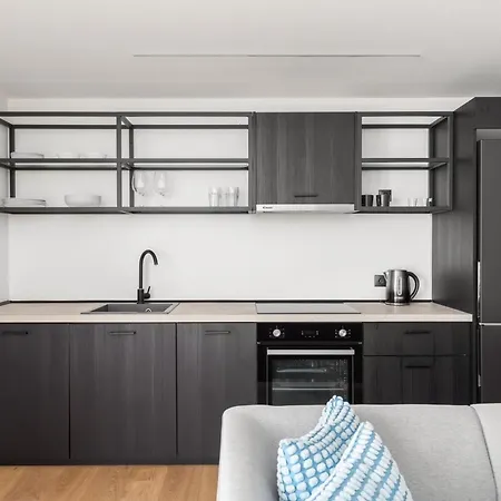 Celine By Halu!, Spacious Next To Business Hub Apartman Szaloniki