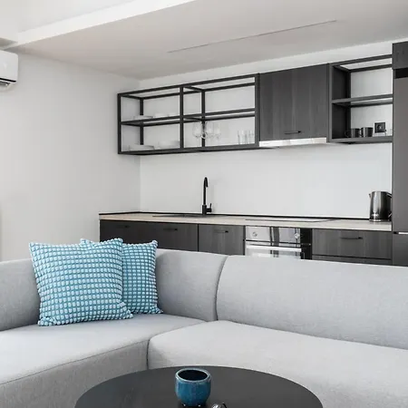 Celine By Halu!, Spacious Next To Business Hub Apartment