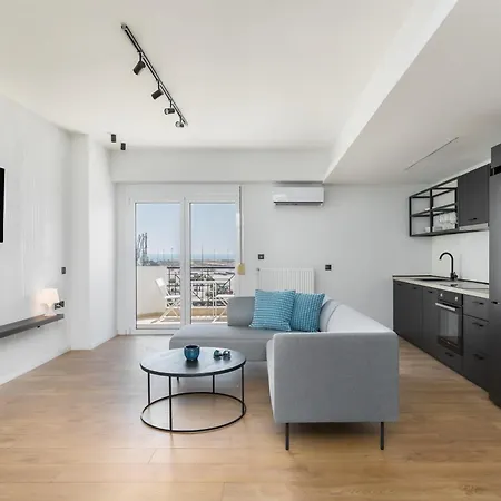 Celine By Halu!, Spacious Next To Business Hub *
