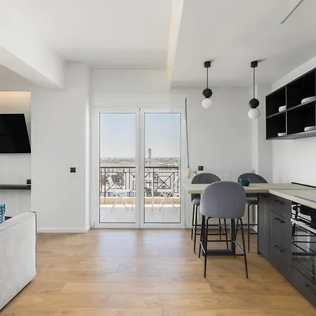 Celine By Halu!, Spacious Next To Business Hub *