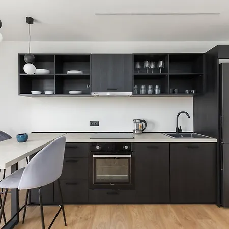 Celine By Halu!, Spacious Next To Business Hub *