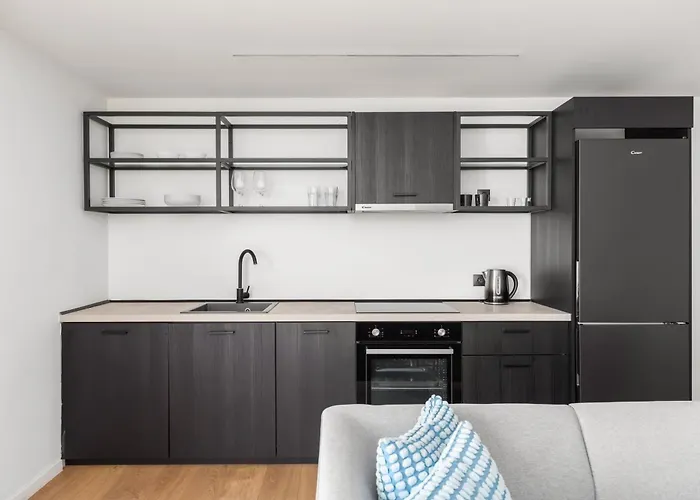 Celine By Halu!, Spacious Next To Business Hub 아파트 테살로니키