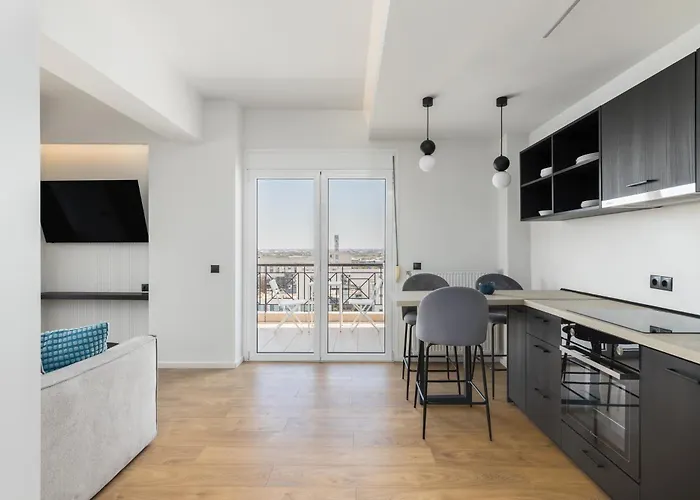 Celine By Halu!, Spacious Next To Business Hub *