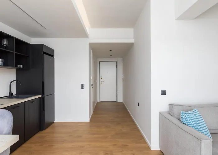 Celine By Halu!, Spacious Next To Business Hub Lejlighed Thessaloníki